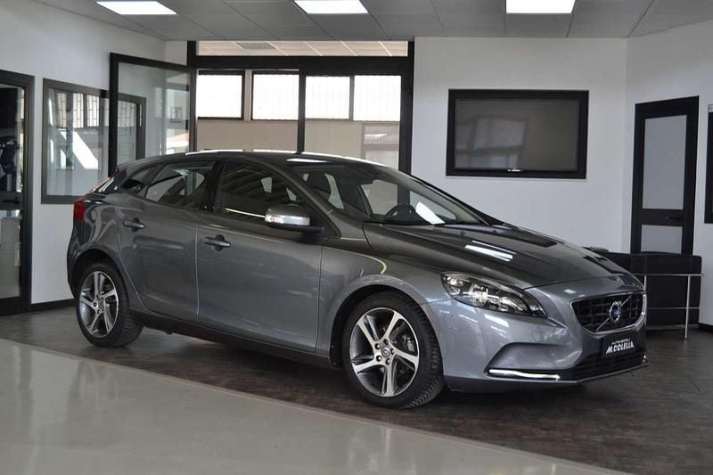 Usata Volvo V40 R-Design 115 CV (84 kW) 2014 Bianco Berlina