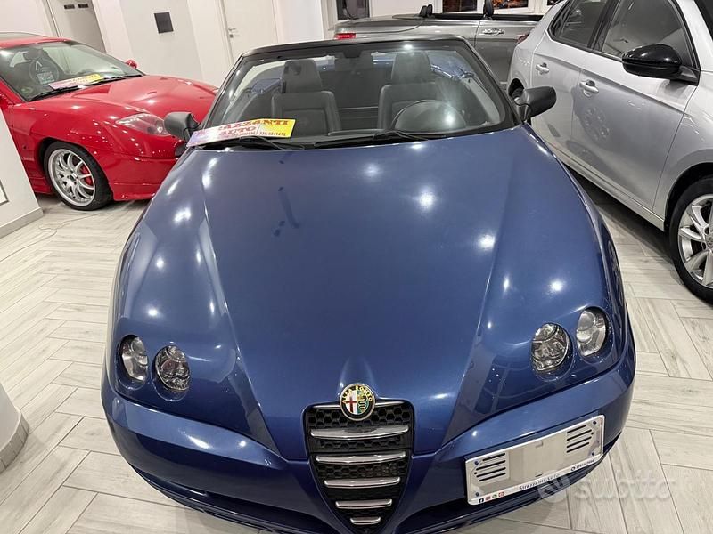 Usata Alfa Romeo Spider 192 CV (141 kW) 1995 Blu Cabrio
