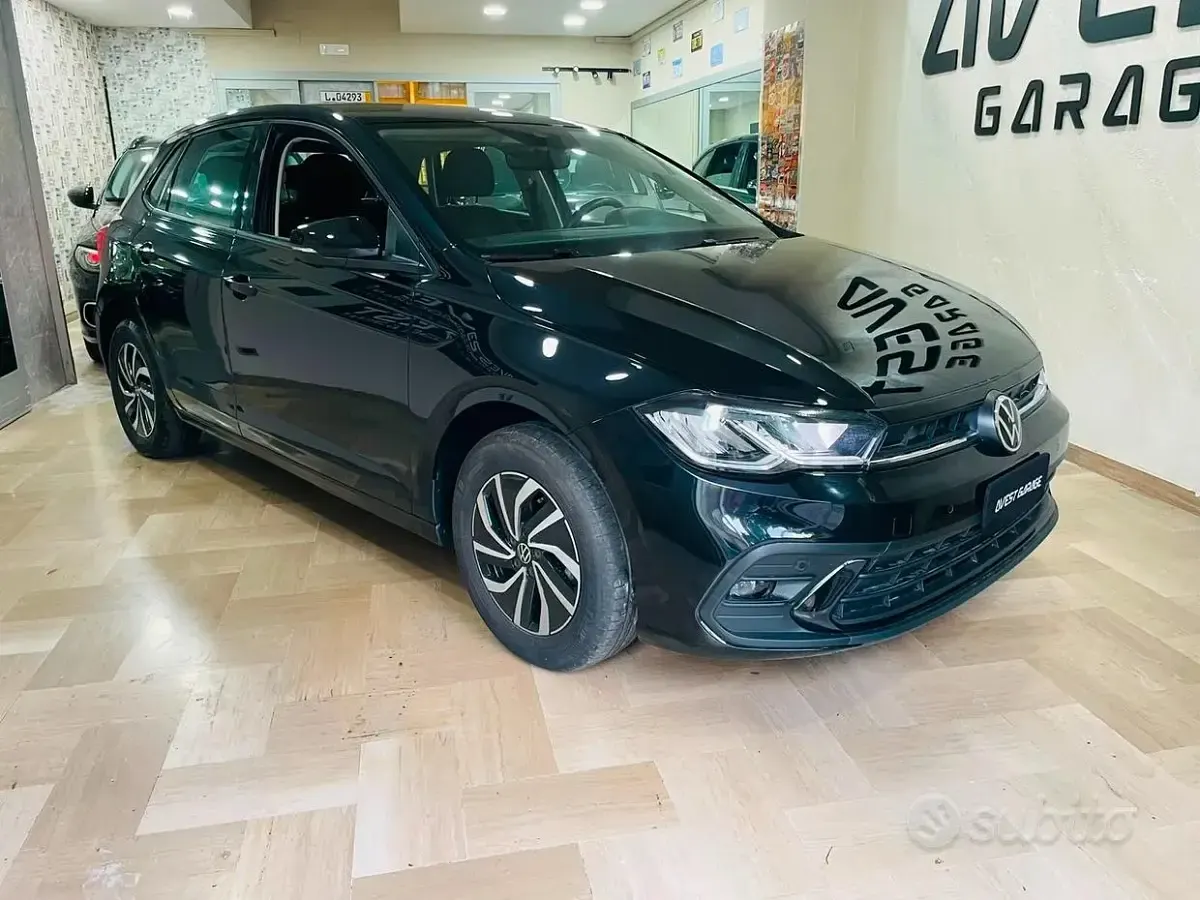 Usata VW Polo Style 95 CV (69 kW) 2024 Nero Utilitaria
