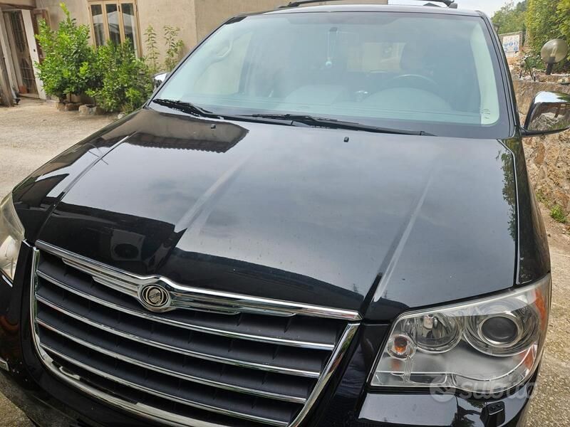 Usata Chrysler Grand Voyager 163 CV (119 kW) 2010 Nero Monovolume