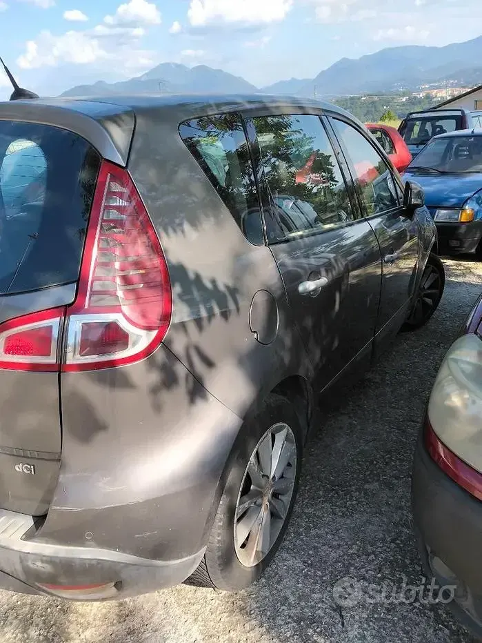 Usata Renault Scénic III 110 CV (80 kW) 2010 Monovolume