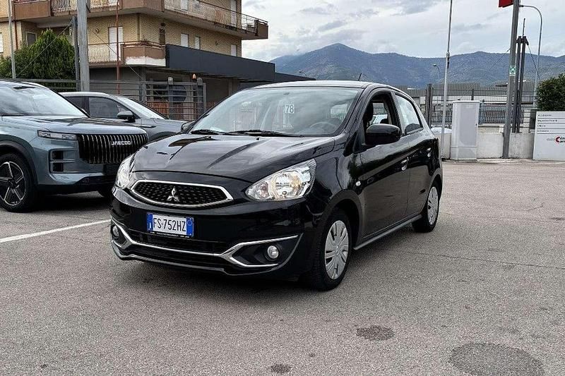 Usata Mitsubishi Space Star Invite 71 CV (52 kW) 2018 Nero Berlina