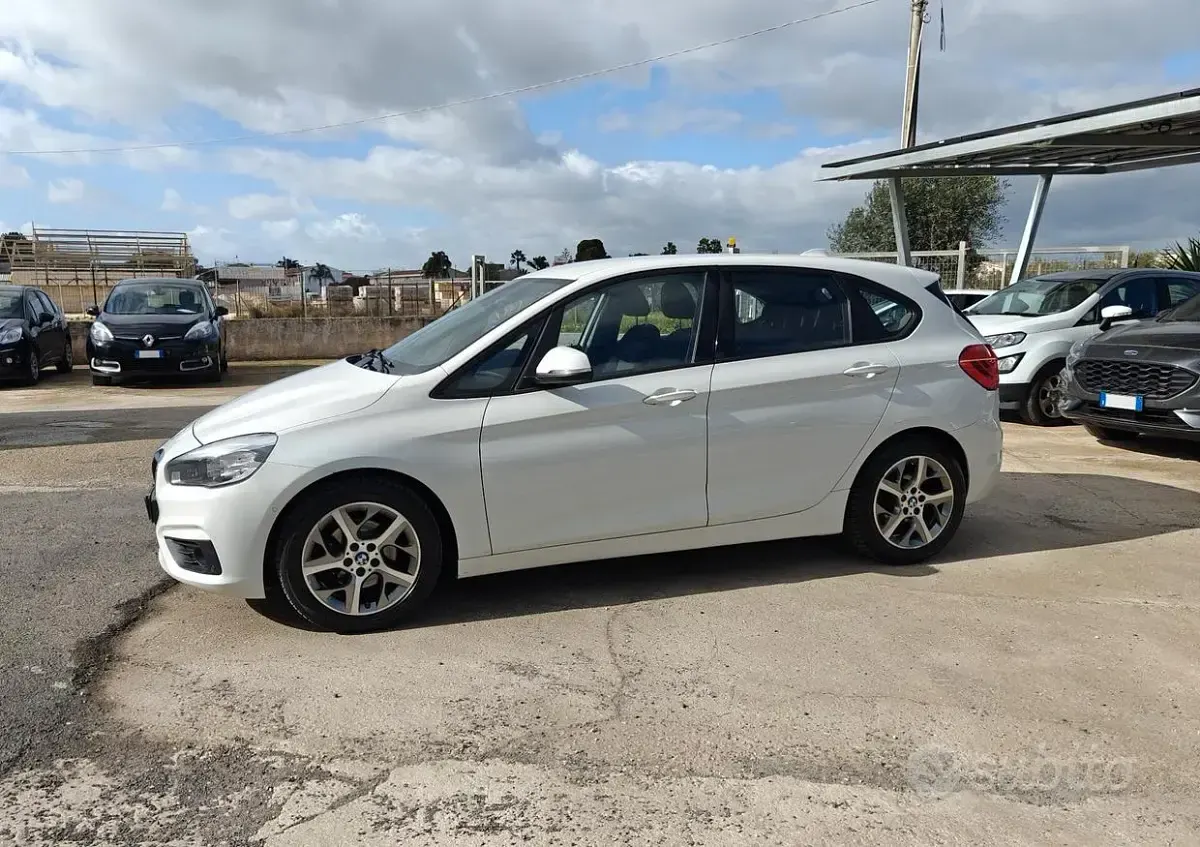 Usata BMW 218 Luxury Line 150 CV (110 kW) 2015 Bianco Station wagon