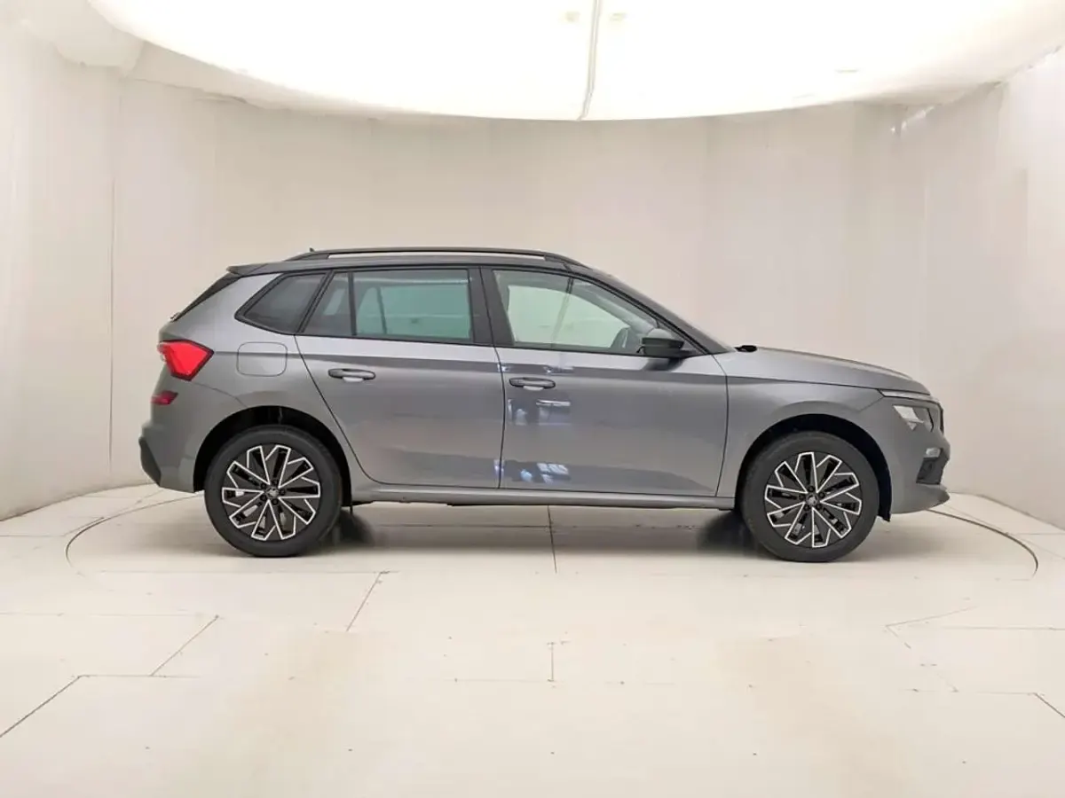 Nuova Skoda Kamiq 95 CV (69 kW) 2026 Grigio graphite metallizzato n SUV