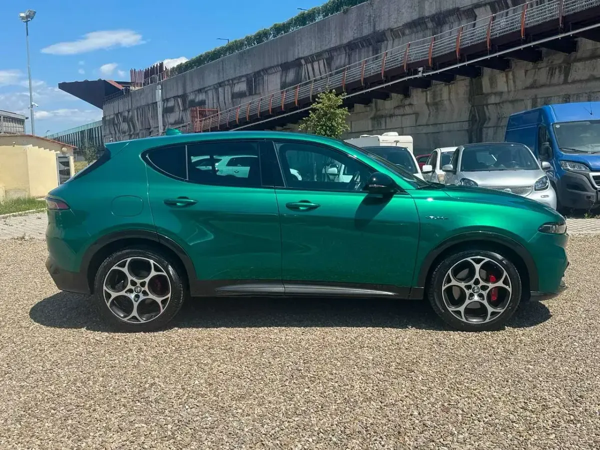 Usata Alfa Romeo Tonale Veloce 160 CV (117 kW) 2023 Verde montreal SUV