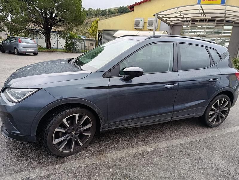 Usata Seat Arona 95 CV (69 kW) 2024 Blu SUV