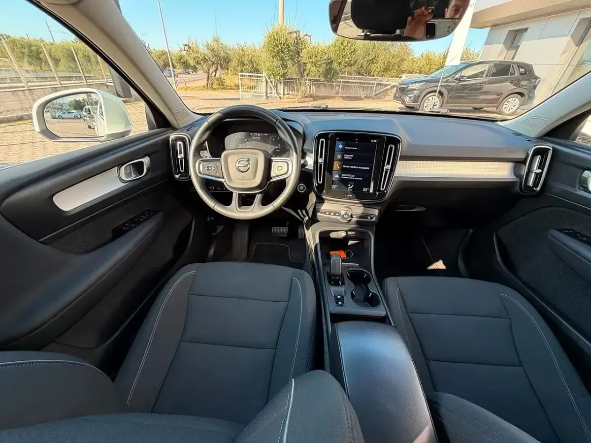 Usata Volvo XC40 129 CV (94 kW) 2022 Bianco SUV