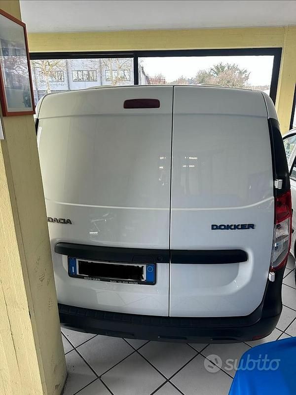 Gebraucht Dacia Dokker 75 PS (55 kW) 2017 Weiß Van / Kleinbus