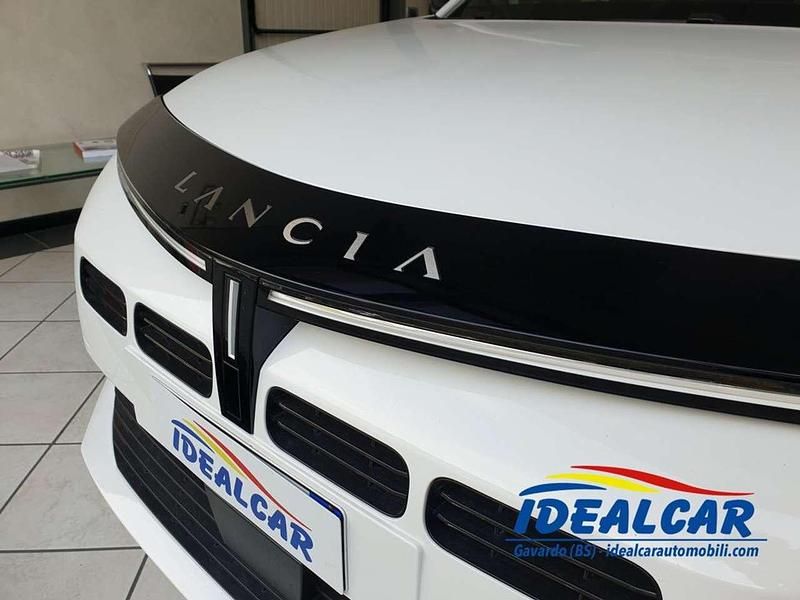 Nuova Lancia Ypsilon 101 CV (74 kW) 2025 Bianco marmo Utilitaria