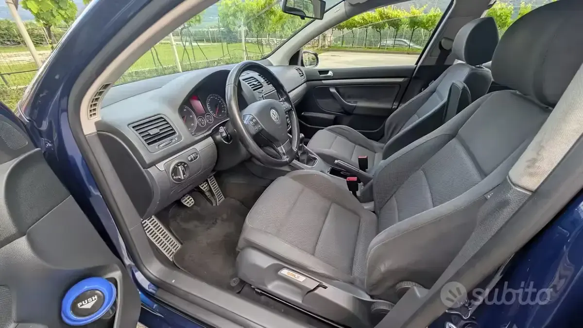 Usata VW Golf IV Sportline 140 CV (102 kW) 2005 Blu Berlina