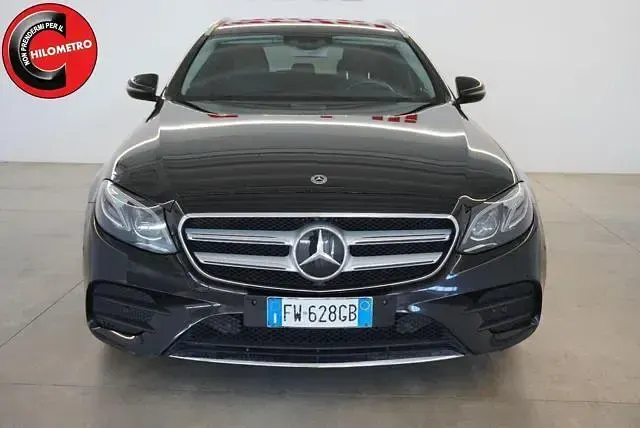 Usata Mercedes E220 Premium Plus 194 CV (142 kW) 2019 Nero Station wagon