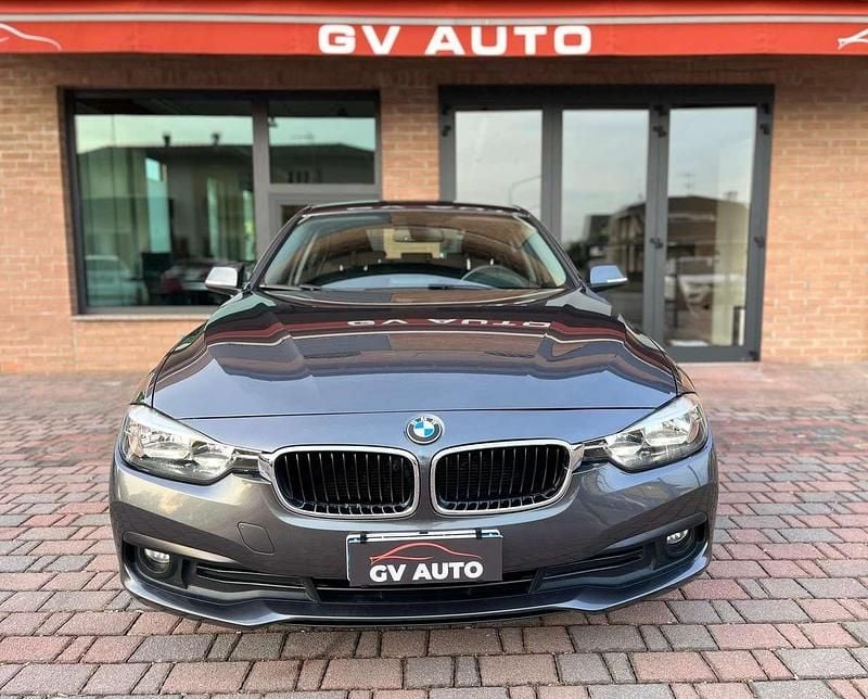 Usata BMW 316 Advantage 116 CV (85 kW) 2018 Grigio Berlina