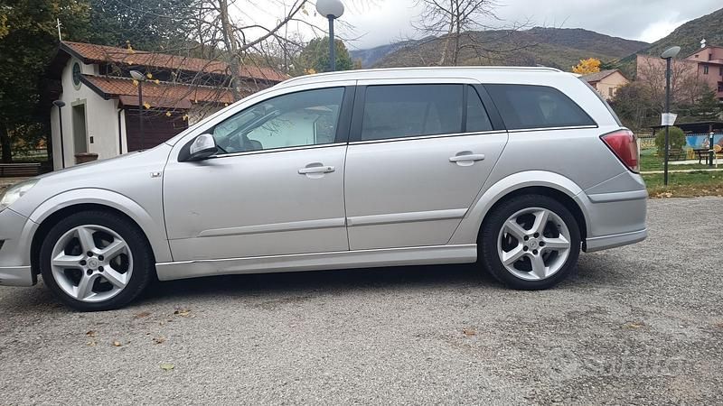 Usata Opel Astra 110 CV (80 kW) 2009 Station wagon