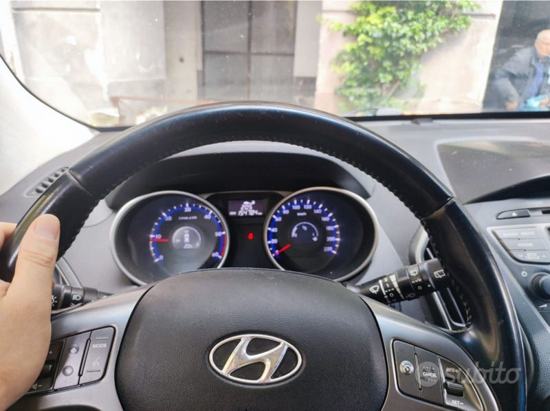 Grigio Usata 2014 Hyundai ix35 SUV | 9000 € (Buon prezzo) - Immagine 1/3
