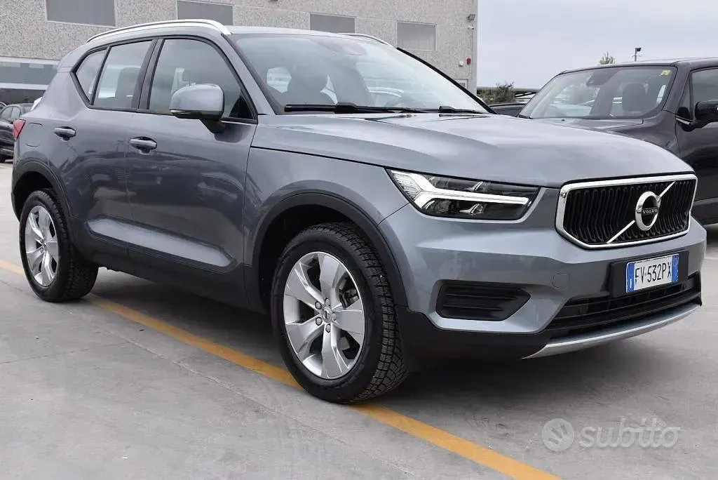 Usata Volvo XC40 Momentum 150 CV (110 kW) 2019 Grigio SUV