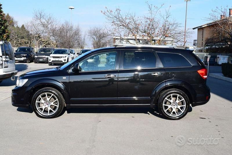 Usata Fiat Freemont Lounge 170 CV (125 kW) 2015 Grigio scuro SUV