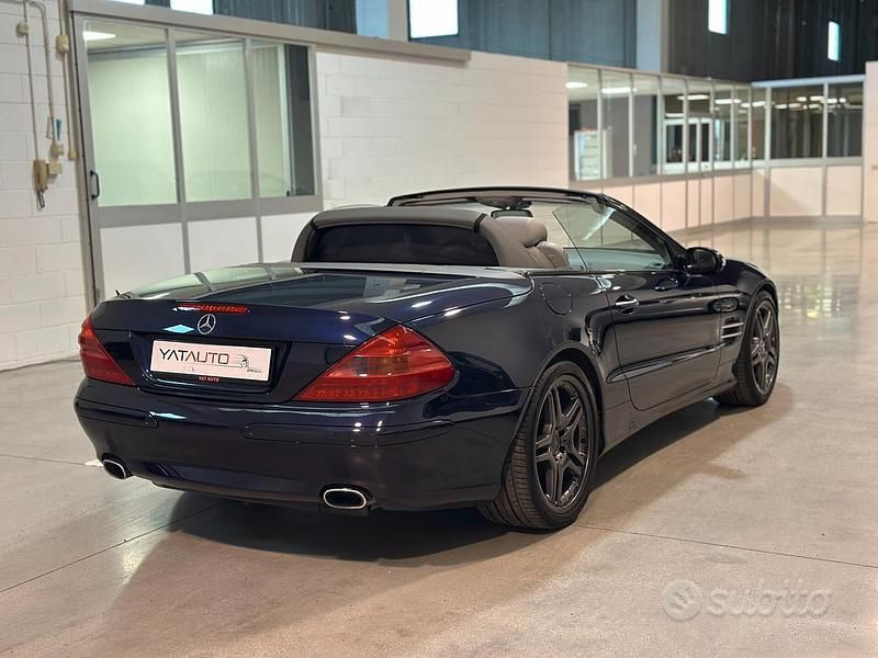 Usata Mercedes SL500 306 CV (225 kW) 2002 Blu Cabrio