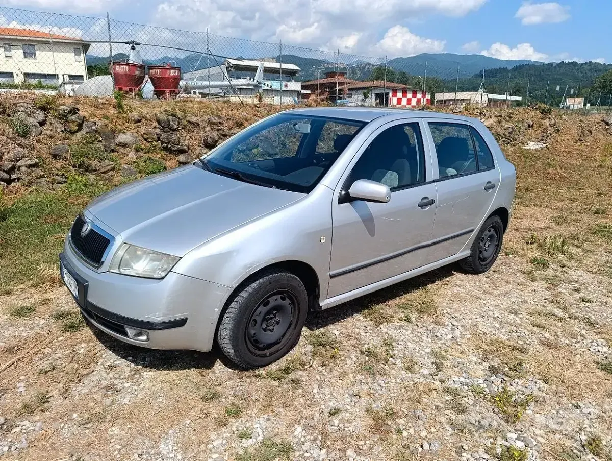 Usata Skoda Fabia 86 CV (63 kW) 2001 Grigio Utilitaria
