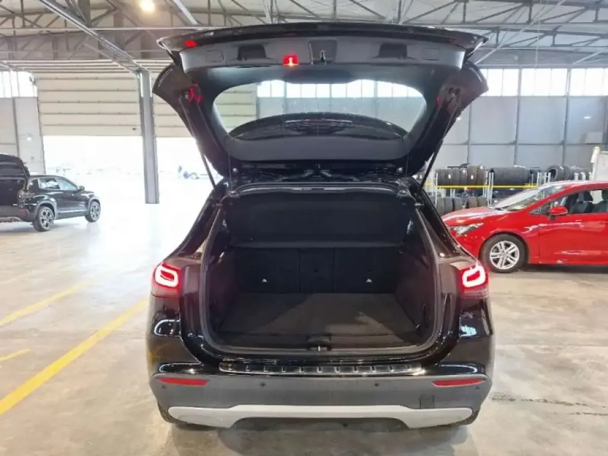 Usata Mercedes GLA200 Business 150 CV (110 kW) 2021 Nero SUV
