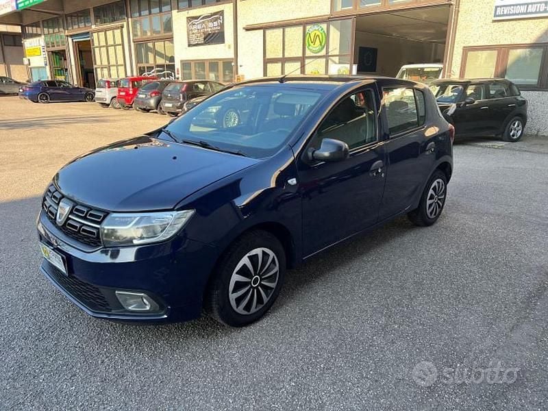Usata Dacia Sandero Stepway 90 CV (66 kW) 2017 Blu Berlina