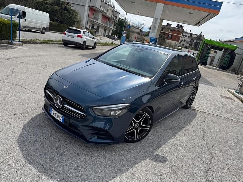 Usata Mercedes B200 Premium 150 CV (110 kW) 2020 Blu Monovolume