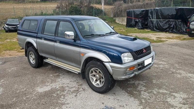 Usata Mitsubishi L200 100 CV (73 kW) 2000 Blu Pick-up