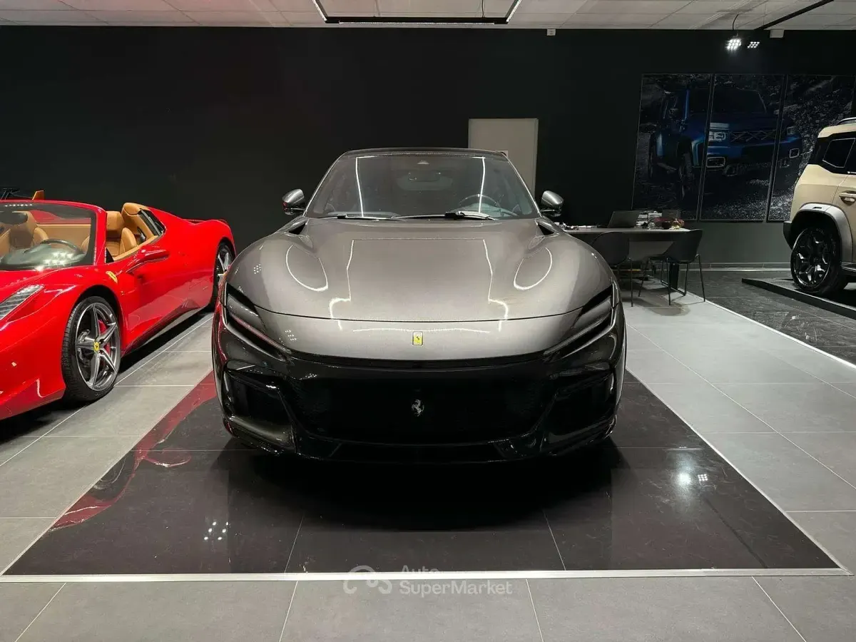 Usata Ferrari Purosangue 725 CV (533 kW) 2024 Gray SUV