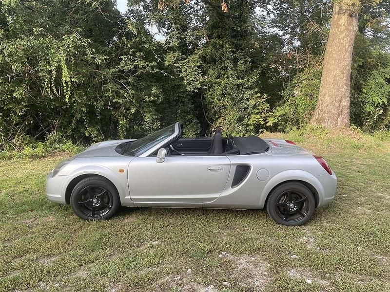 Gebraucht Toyota MR2 140 PS (102 kW) 2000 Silber Cabrio