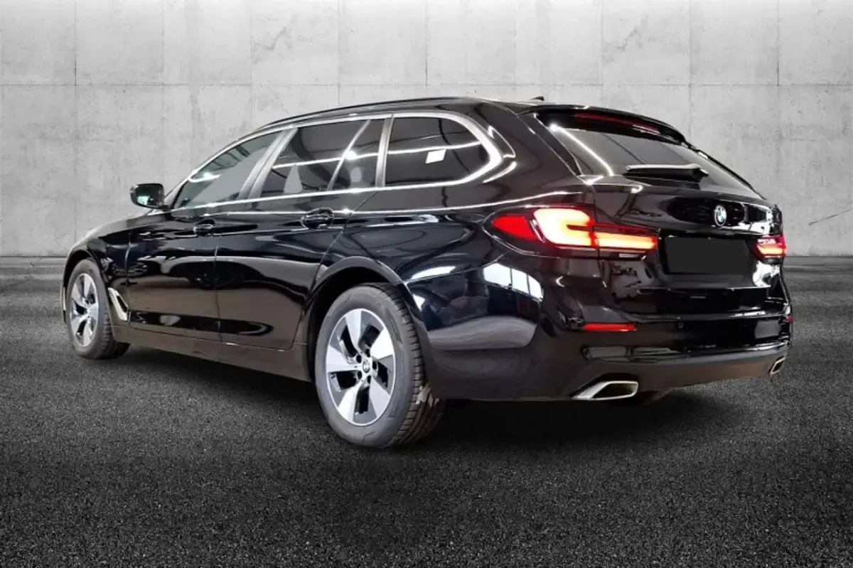 Usata BMW 520 190 CV (139 kW) 2023 Nero Berlina