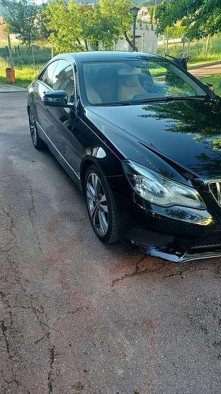 Usata Mercedes E200 Premium 184 CV (135 kW) 2015 Nero Coupé