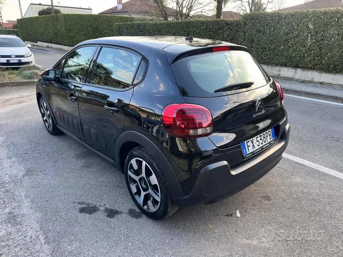 Begagnad Citroën C3 PureTech 83 HK (61 kW) 2019 Svart Halvkombi