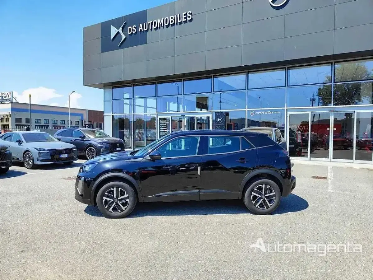 Nuova Peugeot 2008 Style 136 CV (100 kW) 2026 Nero SUV