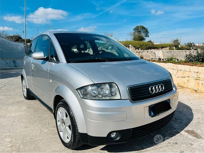 Usata Audi A2 74 CV (54 kW) 2004 Grigio Utilitaria