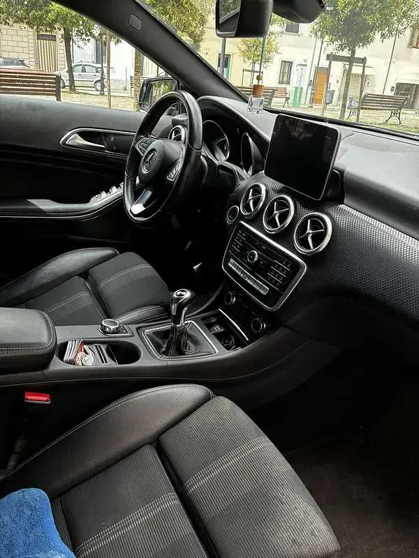 Occasion Mercedes A160 Business 102 ch (75 kW) 2018 Berline