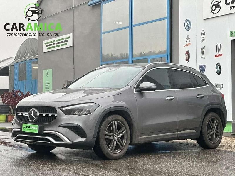 Grigio Usata 2023 Mercedes GLA200 AMG Line Premium Plus SUV | 36.900 € (Buon prezzo) - Immagine 1/4