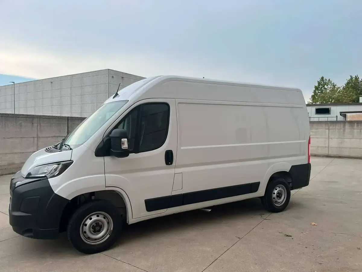 Usata Peugeot Boxer S 140 CV (102 kW) 2025 Bianco Furgone