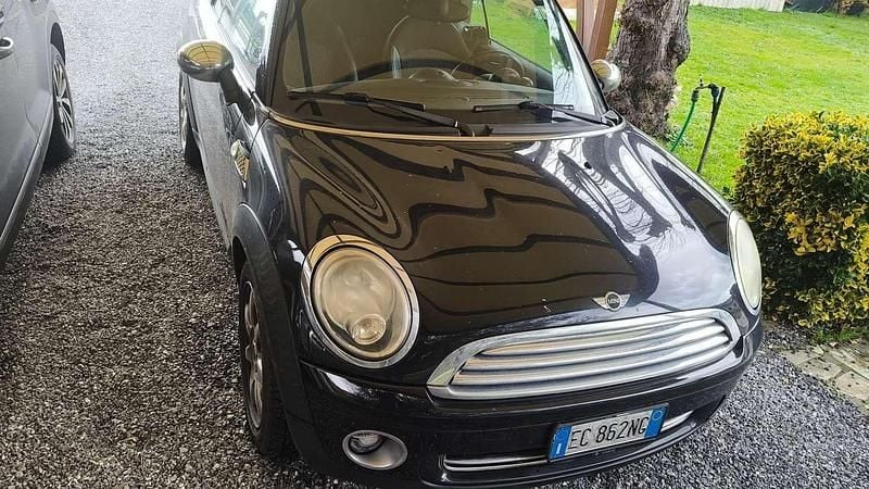 Usata Mini Cooper Cabriolet 122 CV (89 kW) 2010 Nero Cabrio