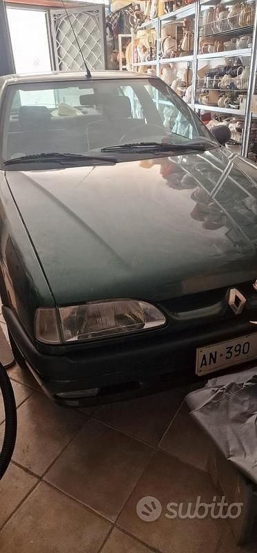 Usata Renault 19 77 CV (56 kW) 1994 Verde Berlina