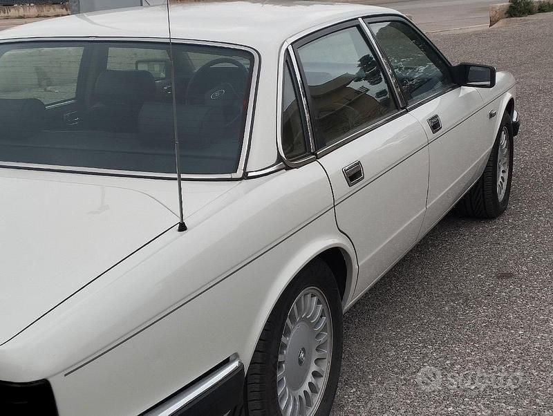 Usata Jaguar XJ6 1988 Bianco Berlina