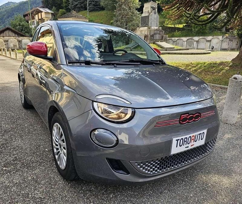 Grigio scuro Usata 2022 Fiat 500e Red Tre volumi | 14.500 € (Buon prezzo) - Immagine 1/4