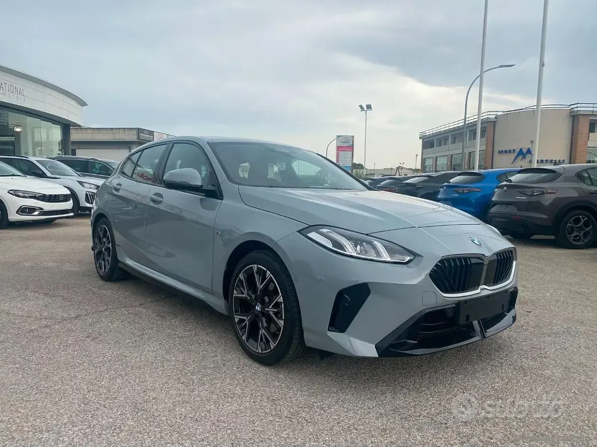 Usata BMW 120 M Sport 156 CV (114 kW) 2025 Grigio Utilitaria