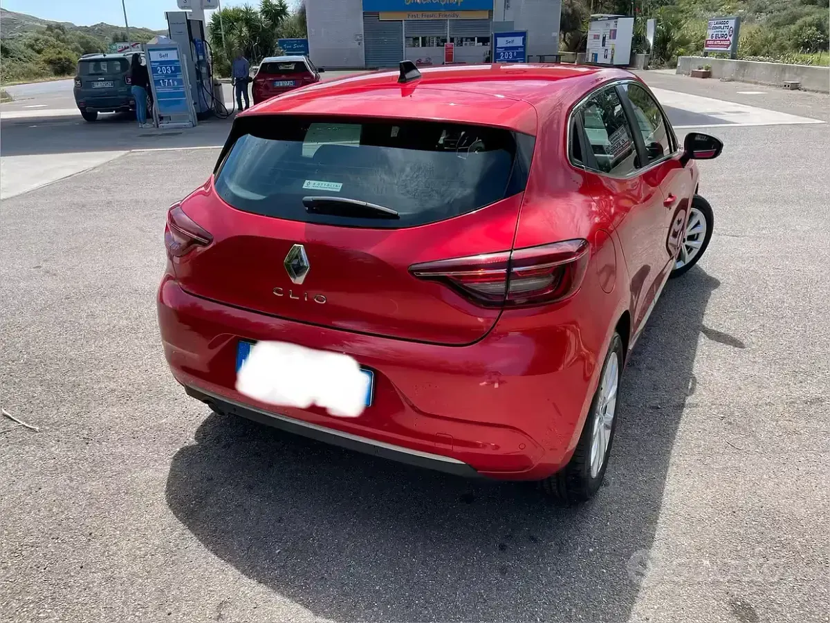 Używany Renault Clio V 58 KM (42 kW) 2022 Hatchback