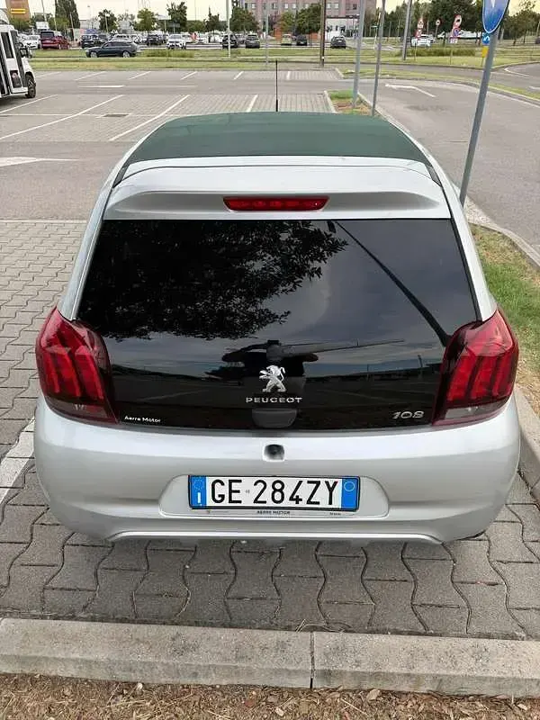 Usata Peugeot 108 Style 72 CV (52 kW) 2021 Argento Cabrio