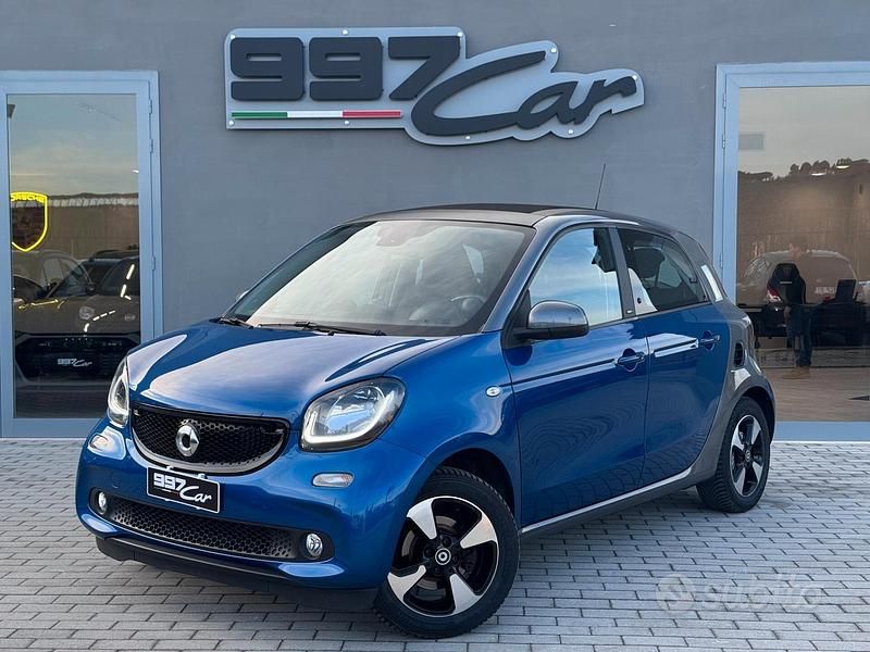 Usata Smart ForFour Passion 90 CV (66 kW) 2017 Blu Utilitaria
