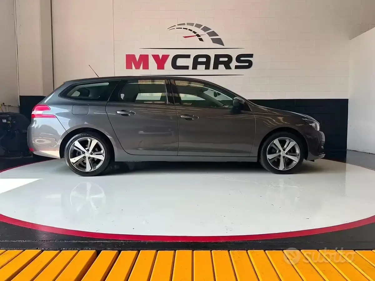 Usata Peugeot 308 GT-line 131 CV (96 kW) 2019 Other Station wagon