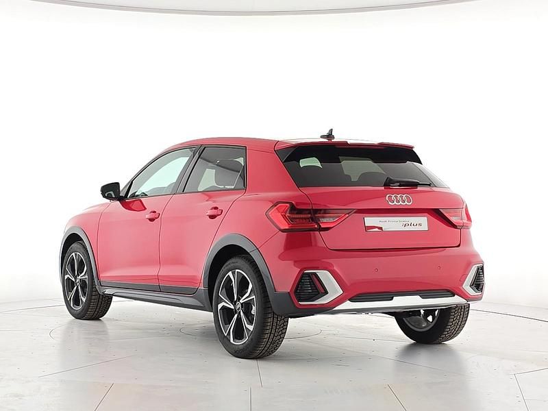Usata Audi A1 Comfort 150 CV (110 kW) 2024 Rosso SUV