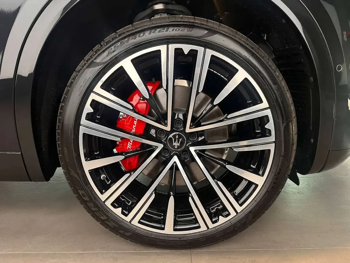 Nuova Maserati Grecale 250 CV (183 kW) 2026 Nero tempesta metallizzato SUV