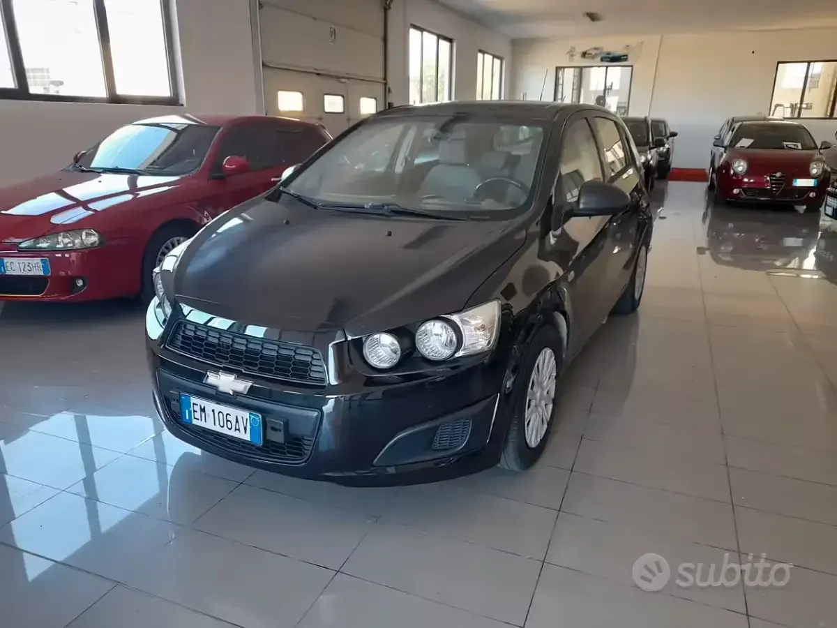 Usata Chevrolet Aveo LS 69 CV (50 kW) 2012 Nero Berlina