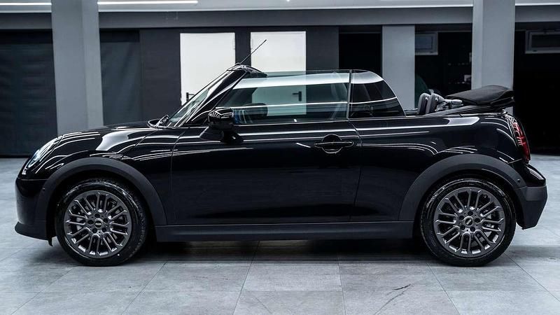 Usata Mini Cooper Cabriolet Classic 163 CV (119 kW) 2025 Nero metallizzato Cabrio
