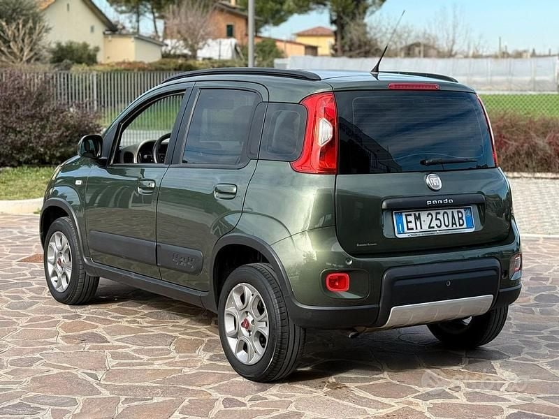 Usata Fiat Panda 4x4 75 CV (55 kW) 2012 Verde Utilitaria